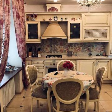 Продажа трехкомнатной полнометражки на Малом рынке