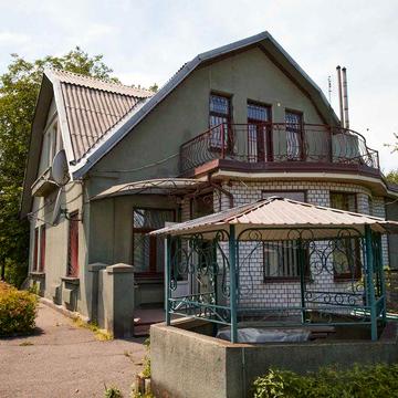 Просторий будинок 182,6 м² на ділянці 15,5 сотки + гараж від власника