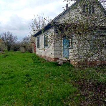 Будинок у селі Великі Сорочинці