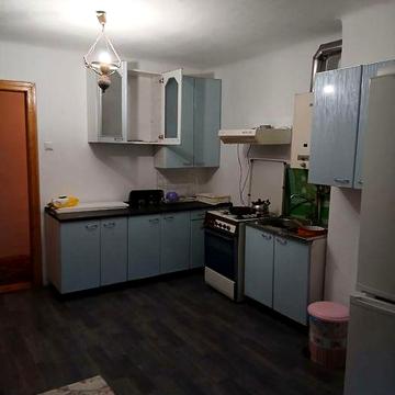 Здам 2 кімнатну квартиру в особняку (район Роща) Власник.