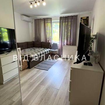 Продається 2 кімнатна квартира Комарова Чернівці