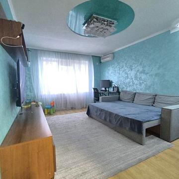 Продам 3-х комнатную "чешку" на Победе-4