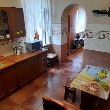 Продаж 4х кімн квартира 1/4 Чернівці в.Черемшини ,гараж, мацстерня