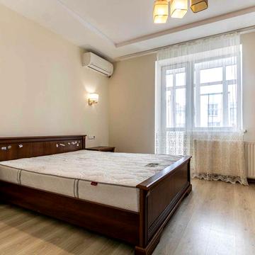 Оренда 3к в центрі міста в новобудові з виглядом на озеро