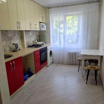 Здам гарну 2 кімнатну квартиру з ремонтом в районі 4 поліклініки!