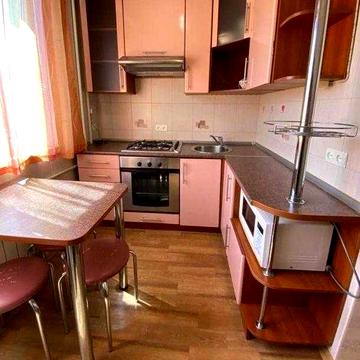Продаж 2-кімнатної квартири біля метро Студентська