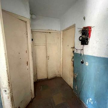 Продам 1-кімнатну квартиру на Глаголєва, район Черемушки. Від власника. Під ремонт.