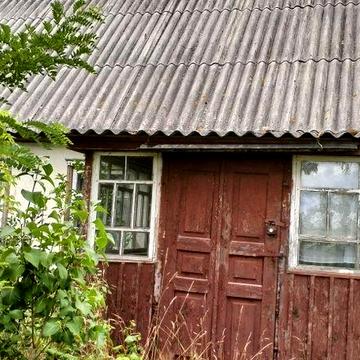 Продам будинок с .Борятин Жит обл біля ставка в цетрі села.