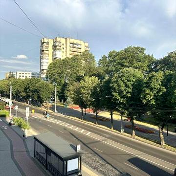 Оренда 2-кімн.квартири  біля 4-ї гімназії у Луцьку