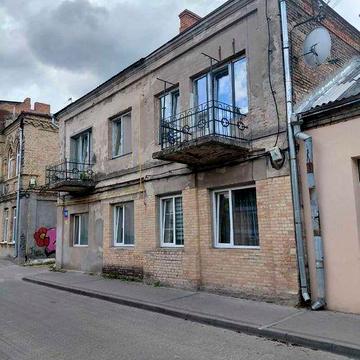 Двокімнатна квартира з ремонтом в історичному центрі Луцька!