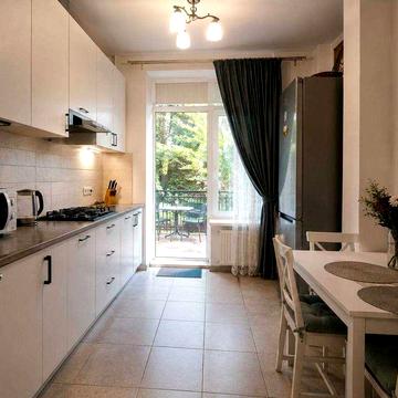Продаж 1 к квартири з терасою в центрі міста!