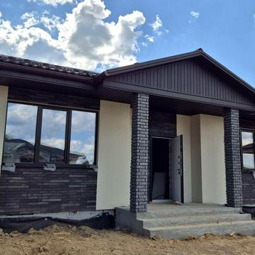 Якісний будинок в новому КМ, газ, закрита територія