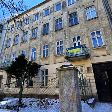 Продаж вул.Коновальця 4 кім квартири