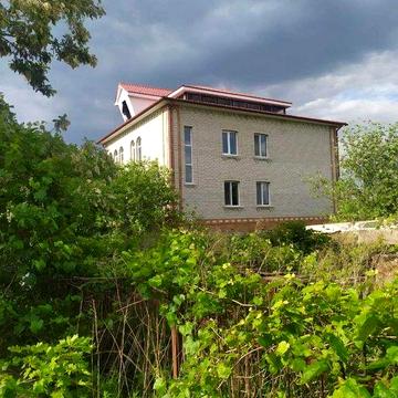Продам дім з власним озером. Район Смоківка, м. Житомир.