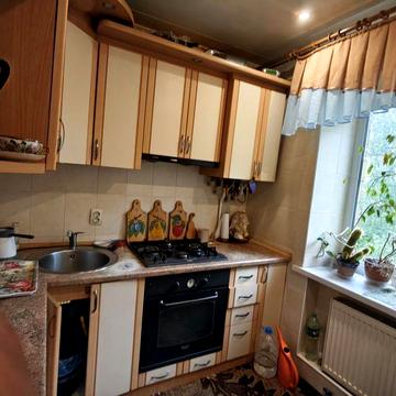 Продам 3х кімнатну квартиру з автономним опаленням. Вул.Січневий Прорив.