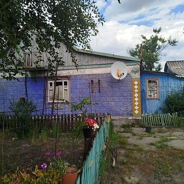 Дом с хоспостройками