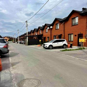 Здається Шикарний 3 кімнатний Таунхаус, на Весняному перша здача.