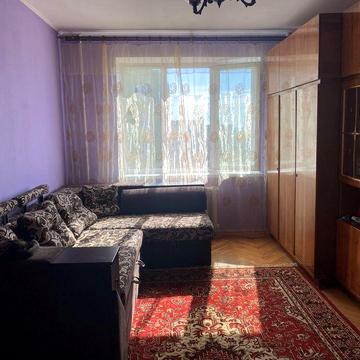 Продається 1-кімнатна  квартира ,тепла ,світла, суха, зручний район.