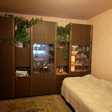 Продам 2-х комнатную возле Сити центра . ТОРГ