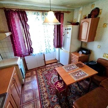 Продам 3-кімнатну квартиру(окремі кімнати),балкон,лоджія,індивідуальне газове опалення,меблі та техніка залишаються,за готівку або сертифікат.