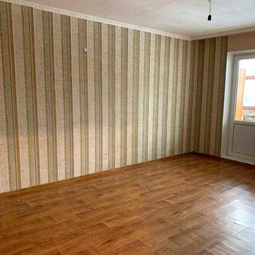 Продам приватизовану однокімнатну квартиру в селищі Десна