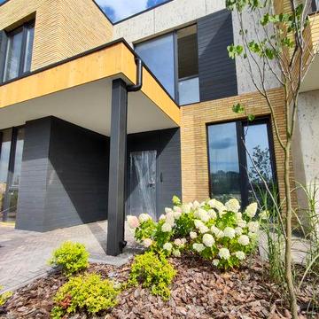 Продаж сучасного таунхаусу у неймовірному котеджному містечку "О.Краса" біля річки! 100 кв. 149 000$ м.Ірпінь вул. О. Кошового 1