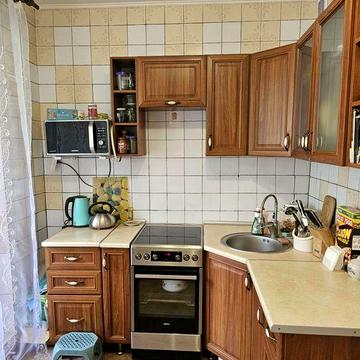 Продам 1-квартиру, улучшенная планировка, 38м, две лоджии, метро Холодная гора