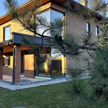 Продаж Будинок 170 м², 6 соток, всі комунікації розведені, стяжка, штукатурка, тепла підлога. Під чистову обробку! Гореничі
