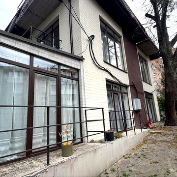 Оренда 2 кім квартири з власним двориком