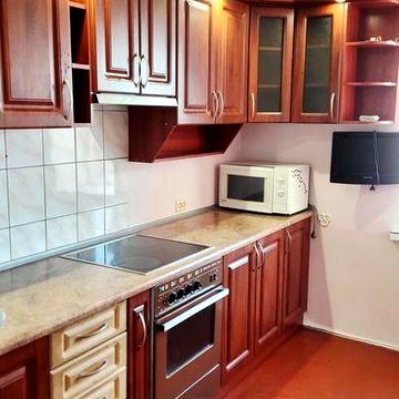 2 кімнатна квартира від власника 49.2м² 5 пов.з 14 цегляний  будинок 2 ліфти великий балкон все залишається можна заселятися чи здавати