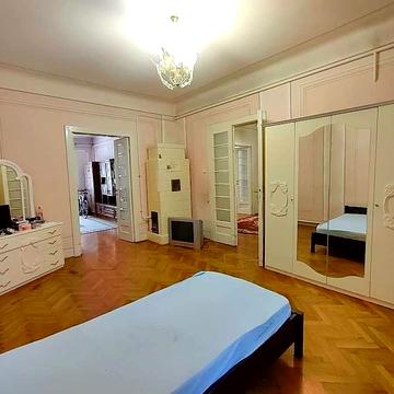 Оренда 3-кімнатної квартири, Центр міста, вул. Університетська