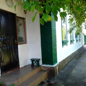 Продається будинок на два входи в районі вулиць Сінна-Пржевальського.