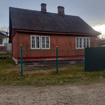 Продаш будинку із земельною ділянкою по вул.Шашкевича 27.