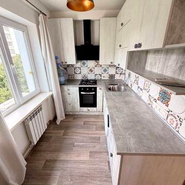 Продам 3-кімнатну квартиру. Правий берег. Черемушки.