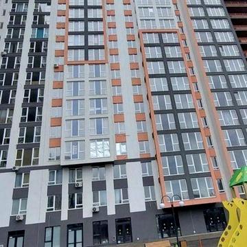 Продаю 2 х кімнатну квартиру від власника ЖК Акварель 8