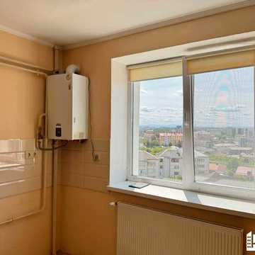 Продаж 1 кім з ремонтом у Нововбудові,Урожайна