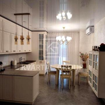 Квартира з ремонтом  3 кімнатна