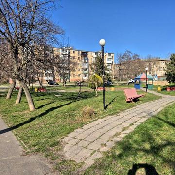3к.кв центр Черноморска парк спорткомплекс
