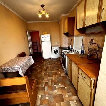 3-кімнатна квартира 67 м², вул. Корольова Таїрова, 9/9 поверх
