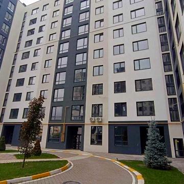 2 кімн.квартира з документами, можно заходить на ремонт. Газ запущен.