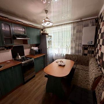 Продається 3-кімнатна квартира на 1 поверсі в центрі міста Фастів