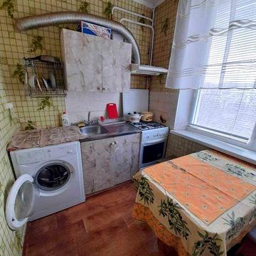 Сдам 1 ком кв с ремонтом м. Холод Гора. 6000 гр + свет.