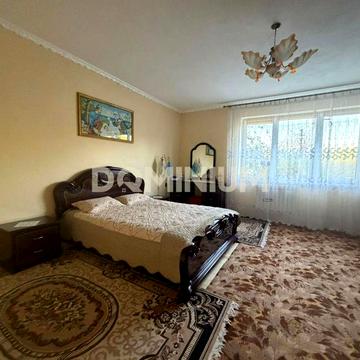 Продається будинок у центрі села Драгово
