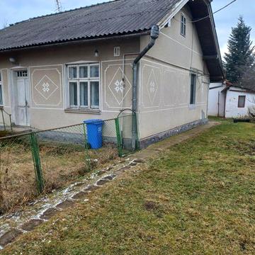 Будинок і земелна ділянка