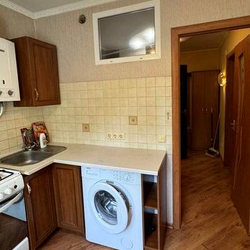 Здається чудова 1 кімната квартира по вулиці Космонавтів.