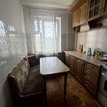 Продаж квартири вул. Тролейбусна