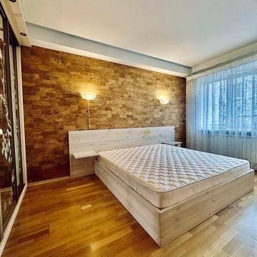 Вул. Велика Васильківська, 102  Метро Олімпійська, 3 поверх, ліфт, газ.