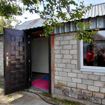 Продаю будинок у центрі села Дериївка
