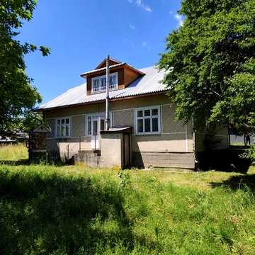 Продаж цегляного будинку 119 м2 в Карпатах с. Шешори земельна ділянка 25 сот. неподалік річка на території Літня кухня, гараж є газ БЕЗ КОМІСІЇ