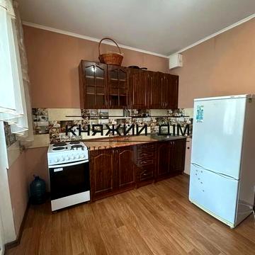 Бориса Гмирі вул., 14